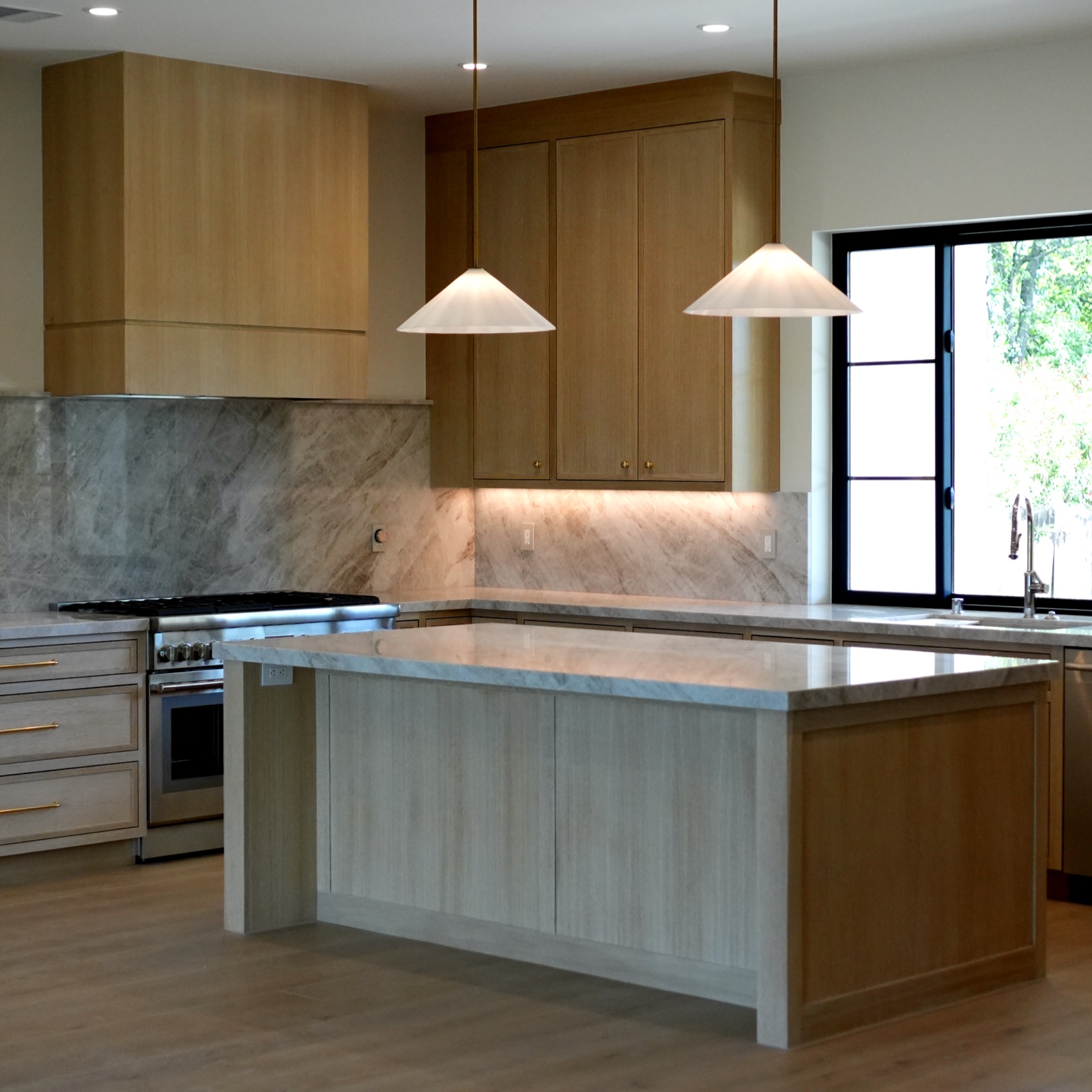Demo service: Built-in furniture